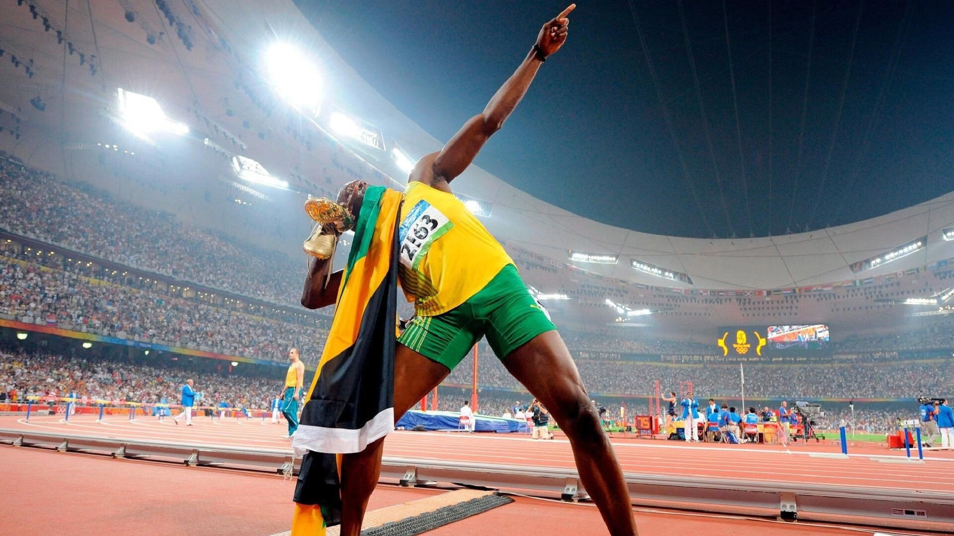 姆巴佩梅开二度助巴黎圣日耳曼逆转晋级 欧冠赛场再显王者风范