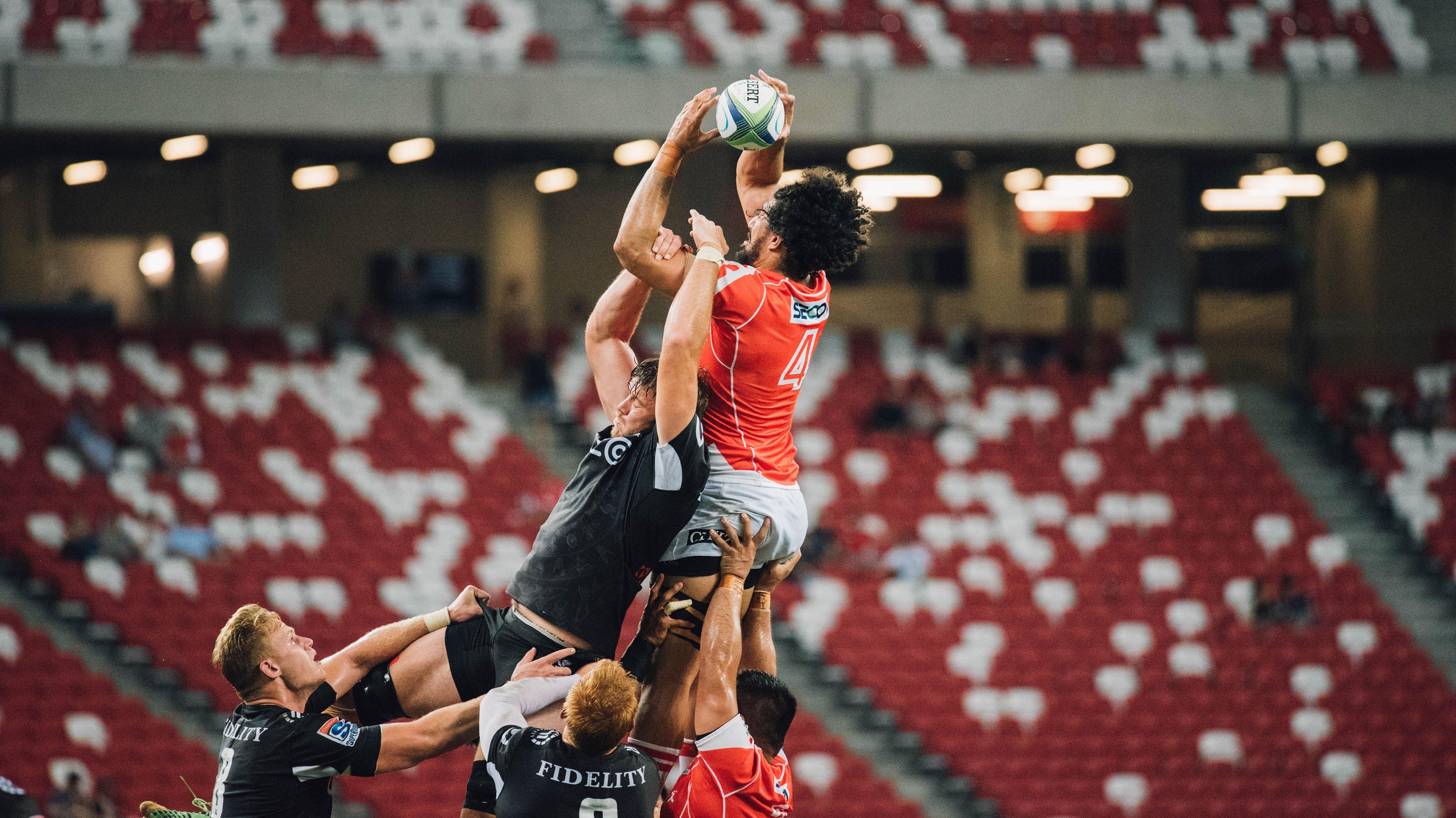 NBA季后赛激战正酣 东西部豪强争夺总决赛门票