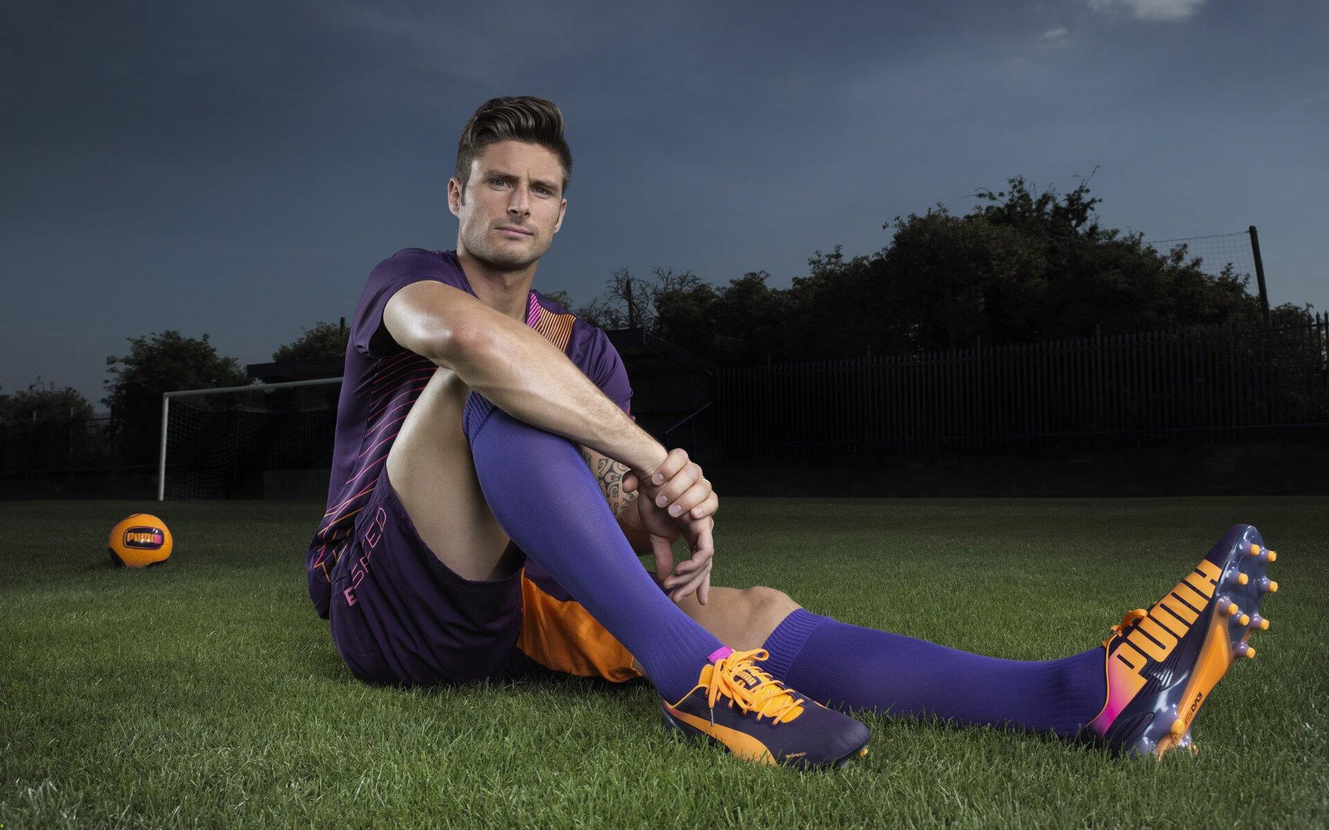 哈兰德梅开二度助曼城大胜 挪威神锋领跑英超射手榜