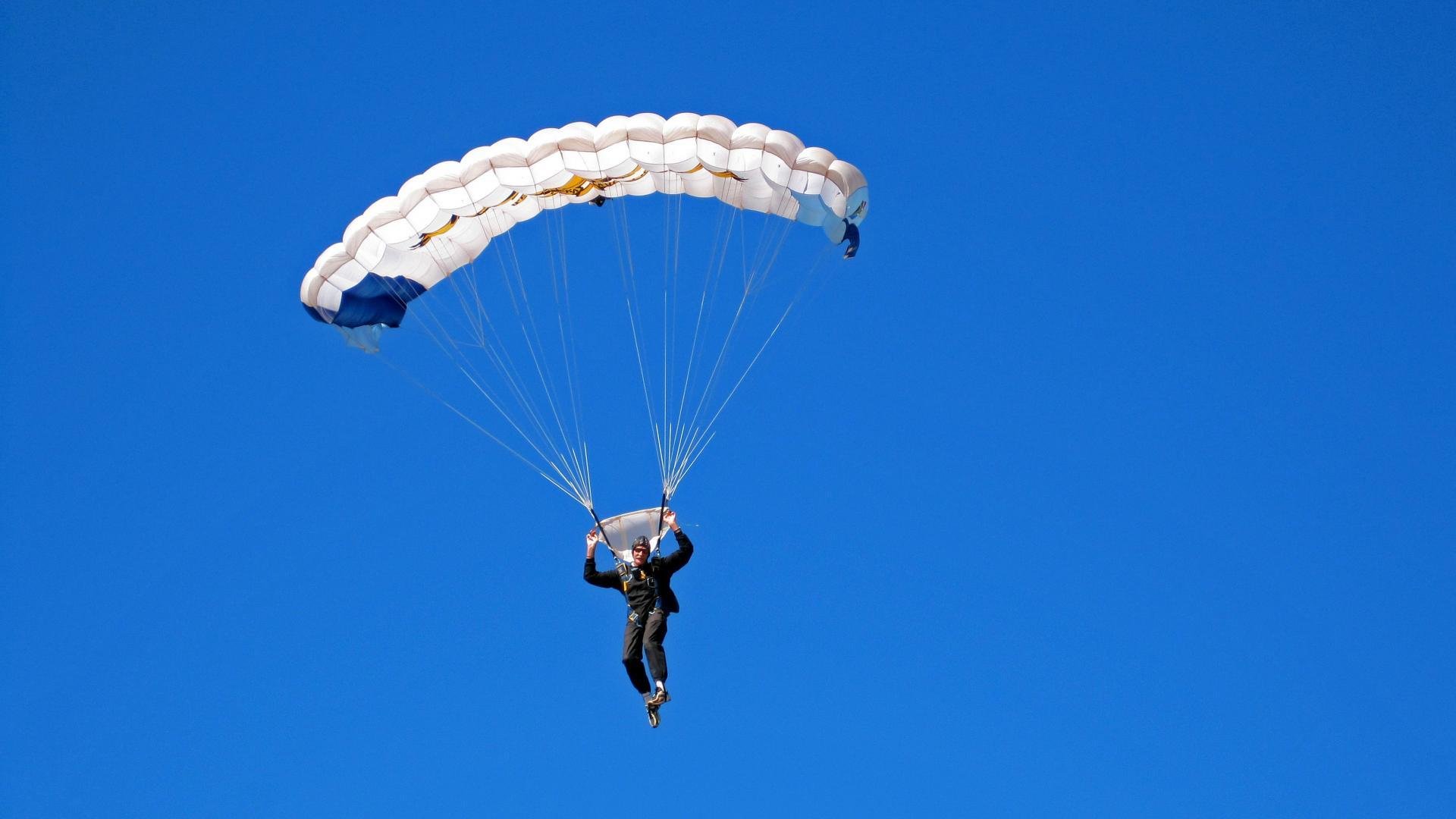 英超争冠白热化,曼城、阿森纳、利物浦三强鼎立,赛季末决战在即