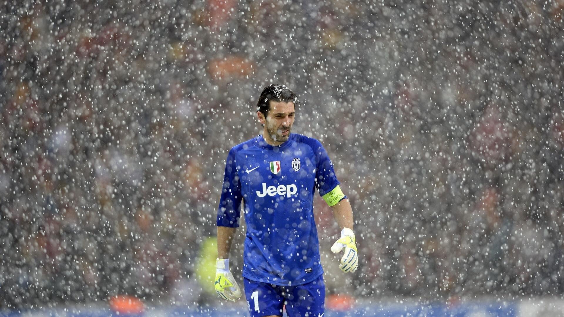 体坛篮球秀热议CBA奖项归属，季后赛冷门潜藏几何？